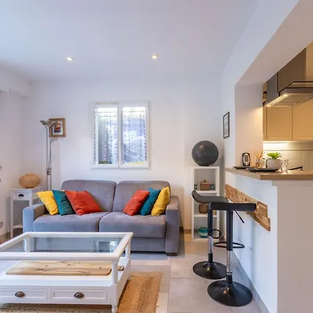 Apartament T2 Avec Terrasse A Six-fours - Piscine Parking