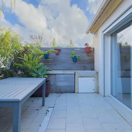 T2 Avec Terrasse A Six-fours - Piscine Parking Six-Fours-les-Plages