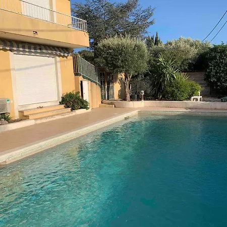 Apartment T2 Avec Terrasse A Six-fours - Piscine Parking